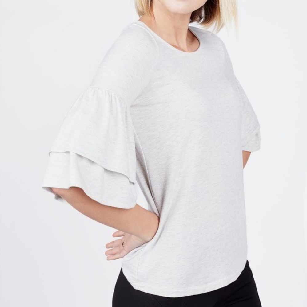 Summer & Sage sz M ruffle sleeve top
